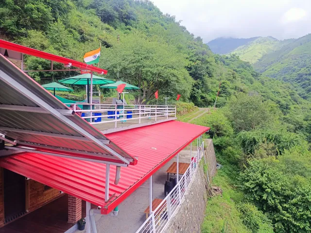 Hotel Tiger Fall Valley View