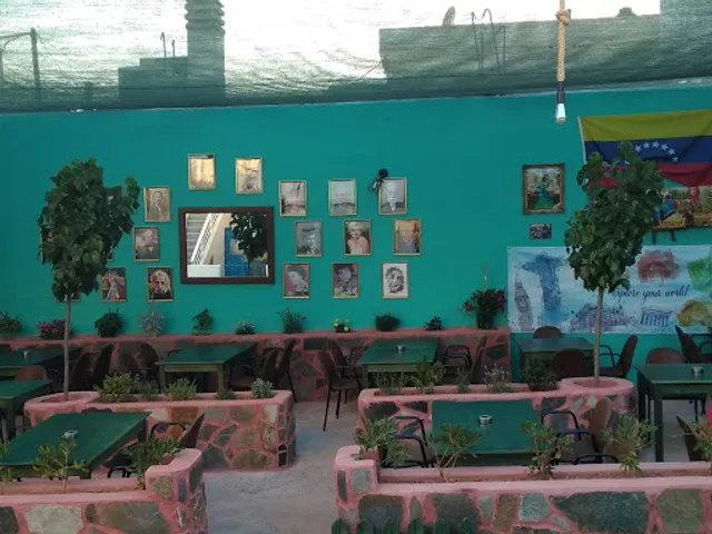 "Retro" family tavern