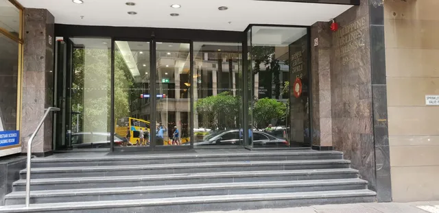 M & R Tailoring & Alterations