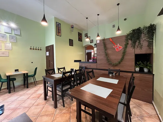 Restauracja Habibi, Habibi Restaurant (Pakistani and Indian Cuisine), مطعم حلال