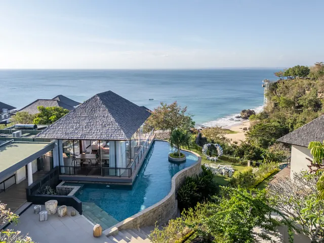 By The Cliff Bali Villa