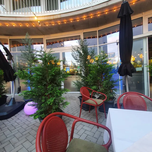 Paris Garden Restaurant Rendezvényhelyszín