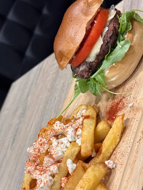 Na~Ni Burger & Grill