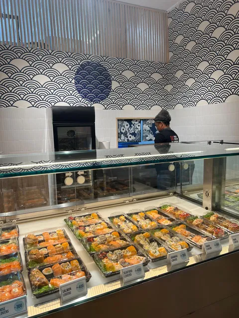 Bento Sushi Le Cerisier Happy World House