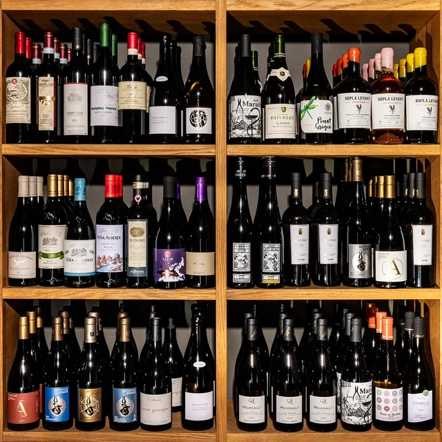 LUN restaurant - wine bar - cocktails