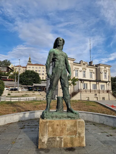 Споменик палим обалским радницима