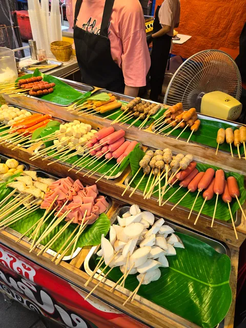 Itsaraphap Night Market