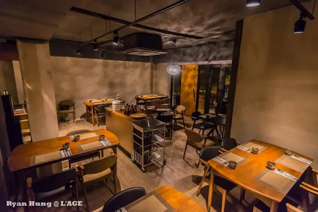 L 'AGE aging Restaurant