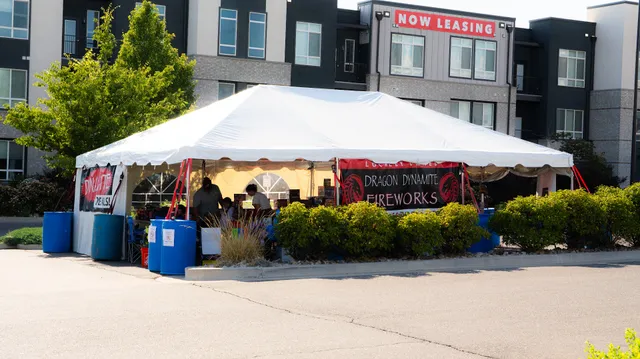 Dragon Dynamite Fireworks West Point Stand