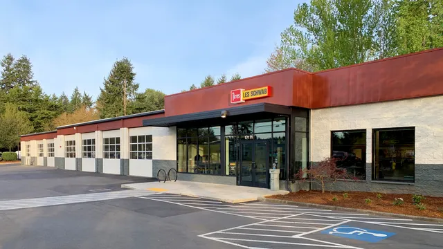 Les Schwab Tire Center