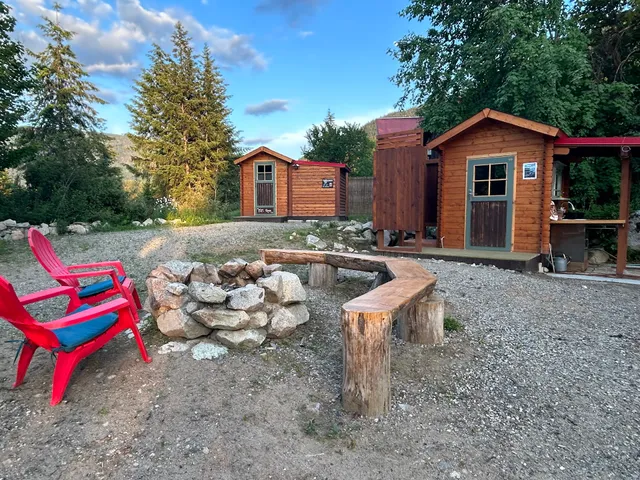 Morning Star Log Cabin & Bunkieland