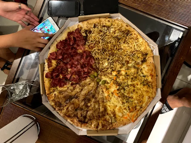 Mega Pizza
