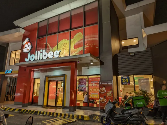 Jollibee Fairview Regalado