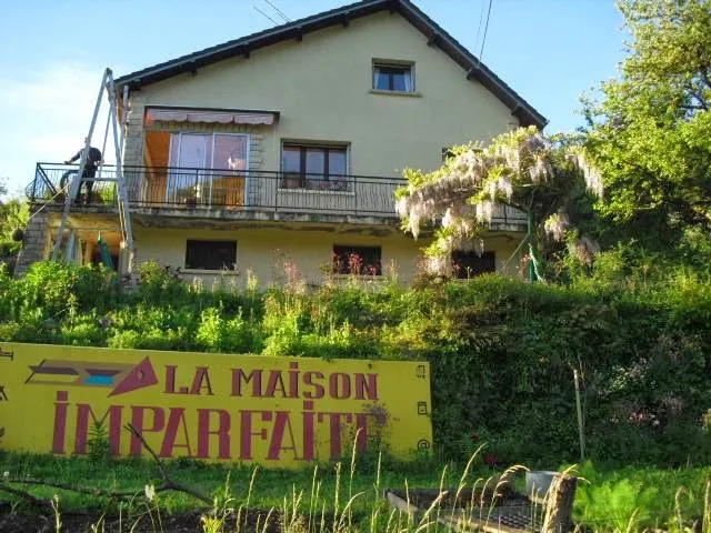 La Maison Imparfaite; gîte, camping chez l ' habitant