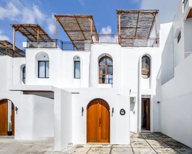 Villa Venus by Roses & Stars