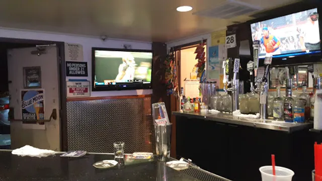 Ding's Cocktail Lounge