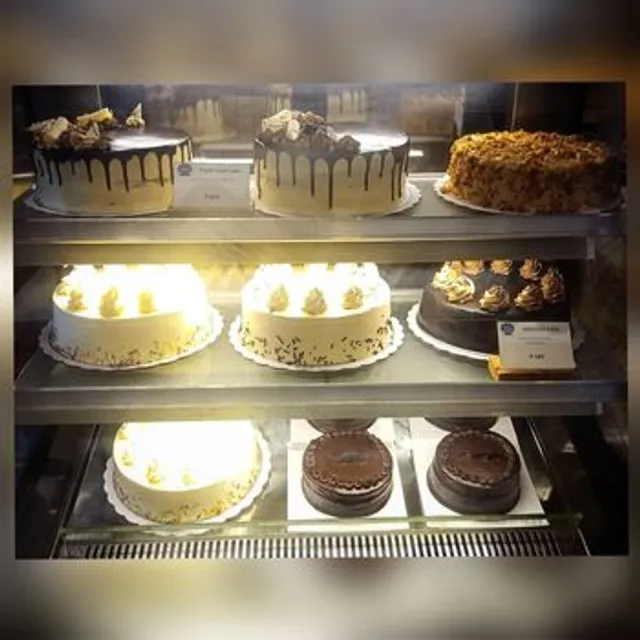 Max's Restaurant Muntinlupa