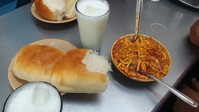 Mamledar Kacheri Misal (Talao Pali)