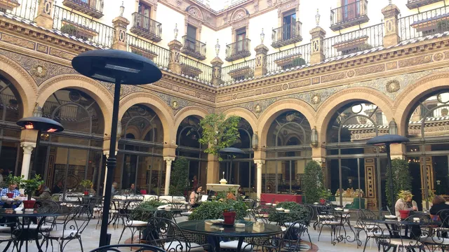 Apartamentos ELE Domocenter