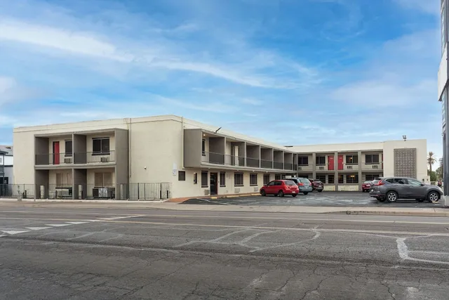 Central Phoenix hotel