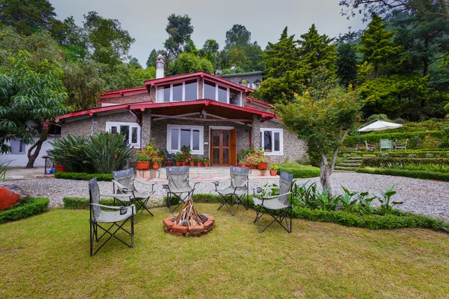 "V" are family - Lenny's Den, Nainital Hills