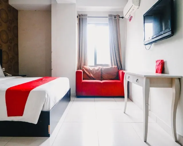 RedDoorz Plus near Cambridge City Square