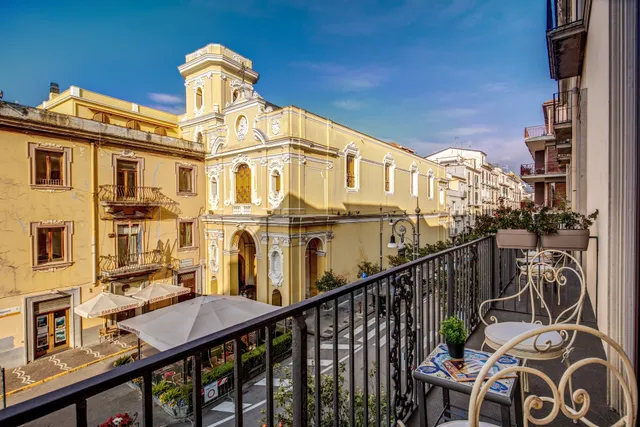 Sorrento Square Suites