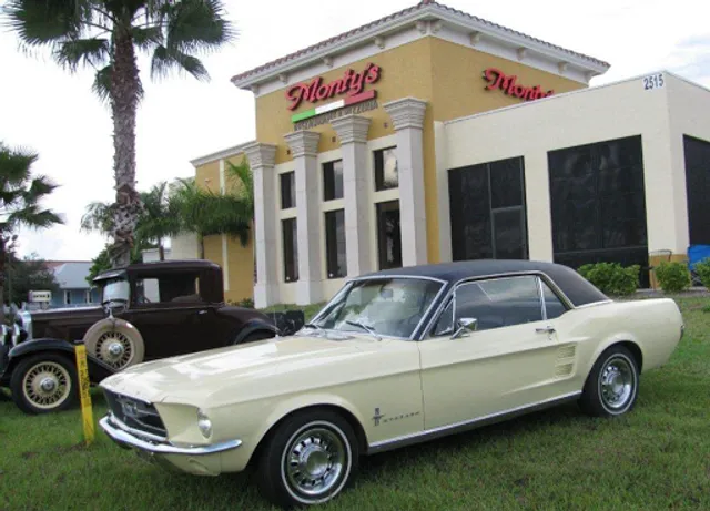 Monty's Restaurant & Pizzeria