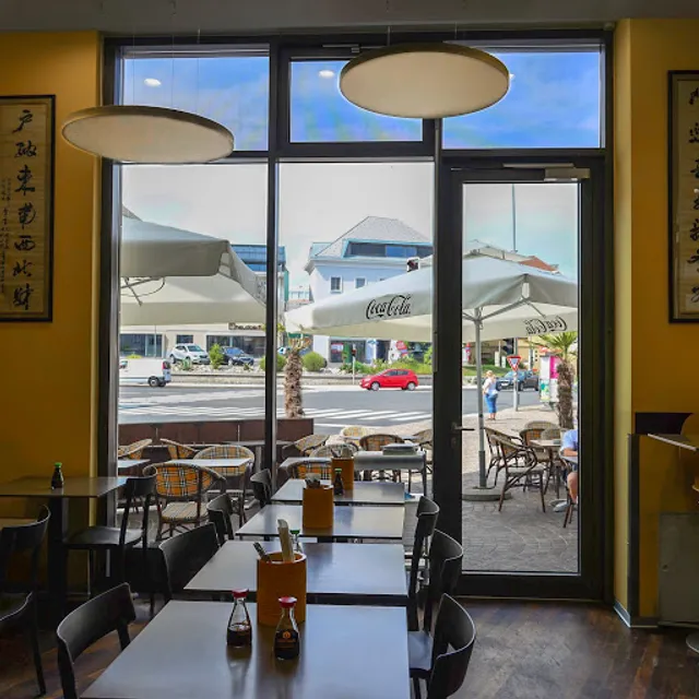 NOVOILUFA Sushi & Wok