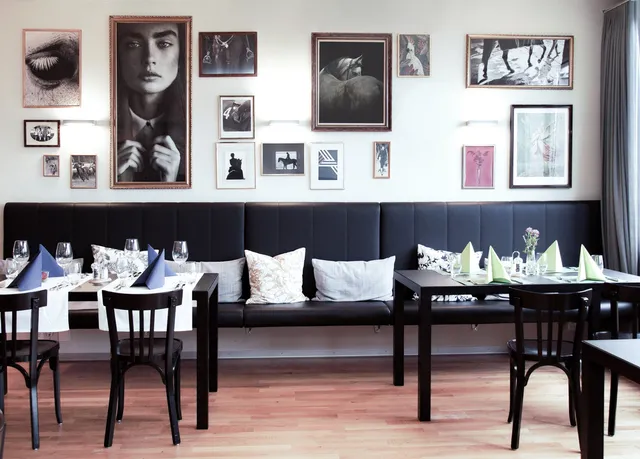 Ascott Hotel & Restaurant