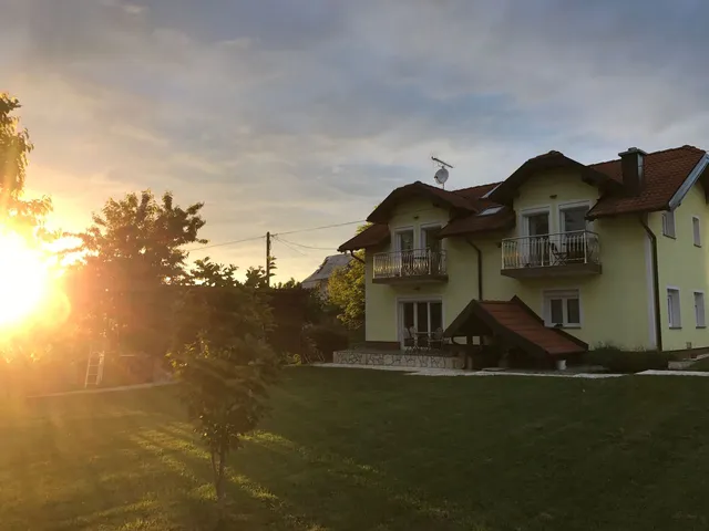 Apartment & Rooms Arija