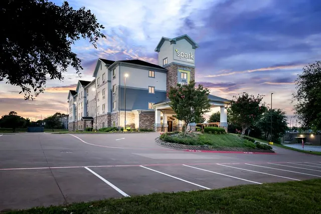 Spark by Hilton Longview