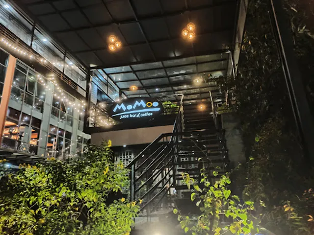 MoMoo Juice Bar & Coffee