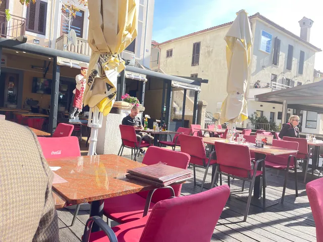 Riva Bistro & Caffe Bar