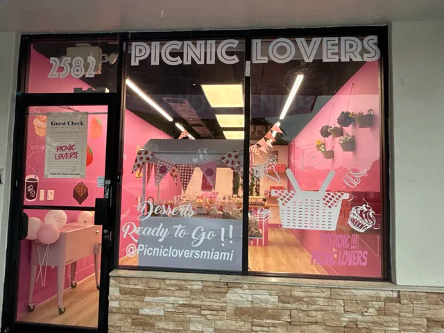 Picnic Lovers Dessert Shop