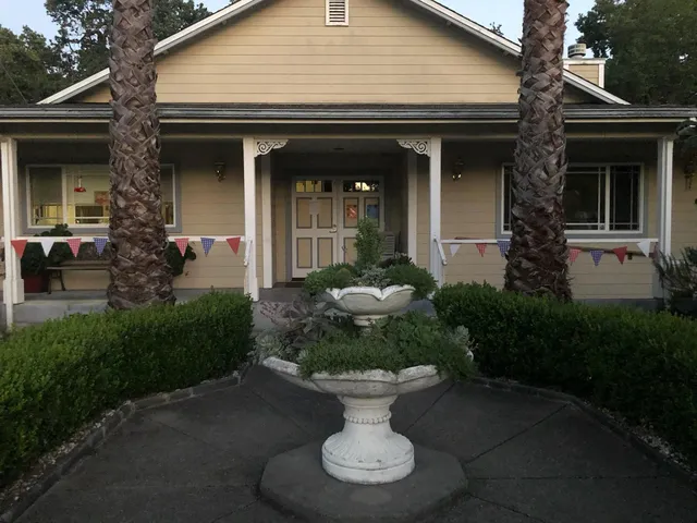 Sonoma Oak Tree Home