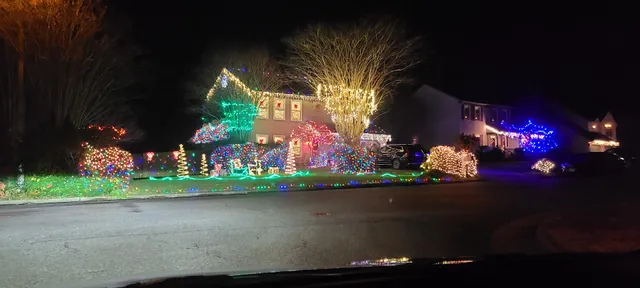 Stern Family Holiday Light Show