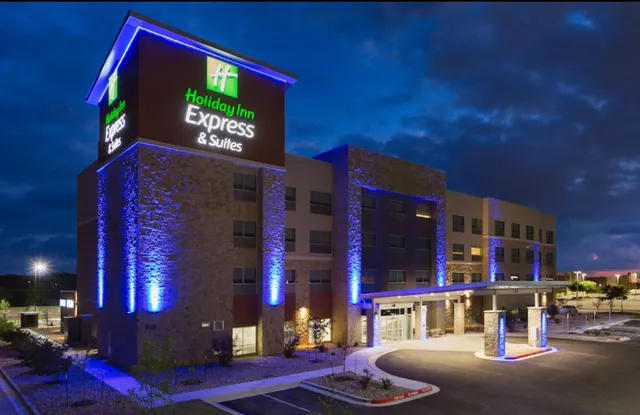 Holiday Inn Express & Suites San Marcos South by IHG