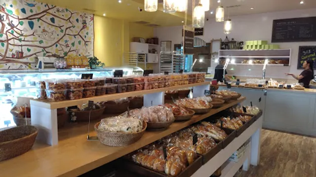 Tree Story Bakery & Cafe