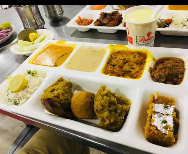 Pathak’s SWEETS | VEGETABLE | THALI | BEST FAMILY RESTAURANT IN KOTA | BEST CATERERS