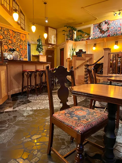 Floyd's Coffeehouse and Wine Bar