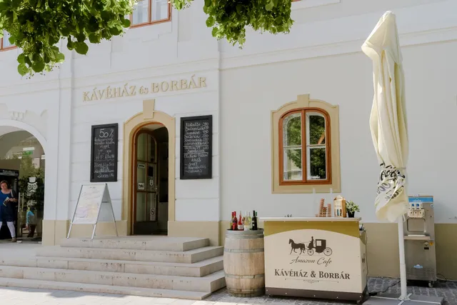 Zenit Kávéház Pizza