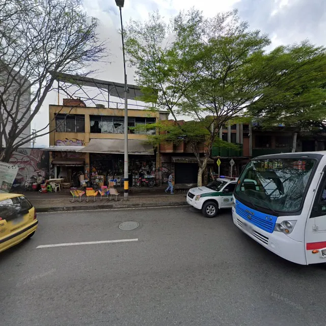 Centro Comercial El Punto Del Hueco