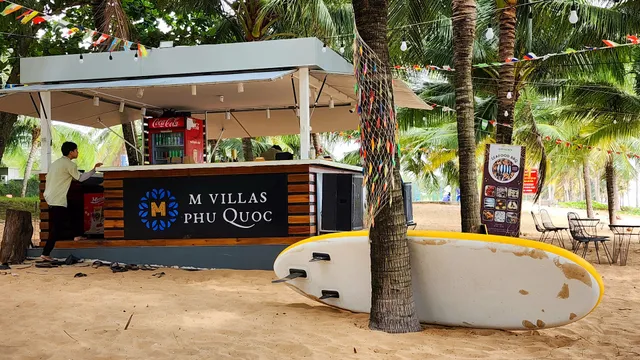 M Villas Beach Bar