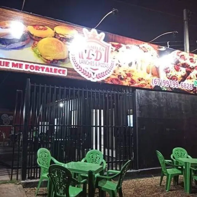 Familia ld lanches e pizzaria,