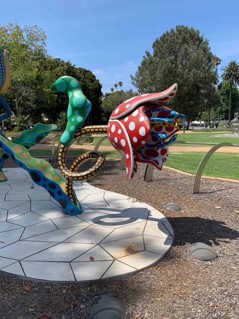 "Hymn of Life: Tulips"🌷- Yayoi Kusama