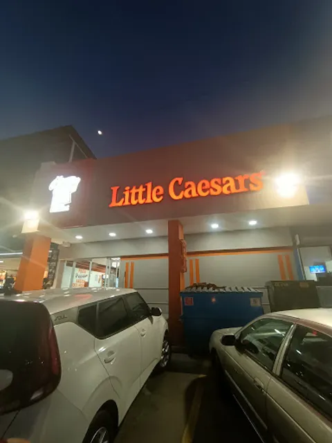 | Little Caesars | Padre Roberto | Pizza