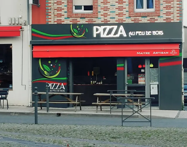 Pizza au feu de bois