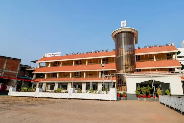 OYO 64127 Hotel Chhatarpur Regency