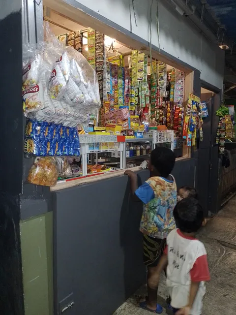 Home Dimsum, dipo kereta api, depok